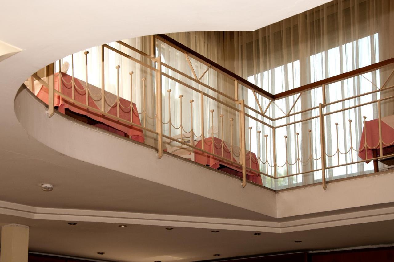Hotel Rugantino เชเซนาติโก ภายนอก รูปภาพ