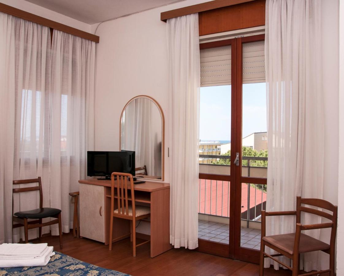 Hotel Rugantino เชเซนาติโก ภายนอก รูปภาพ