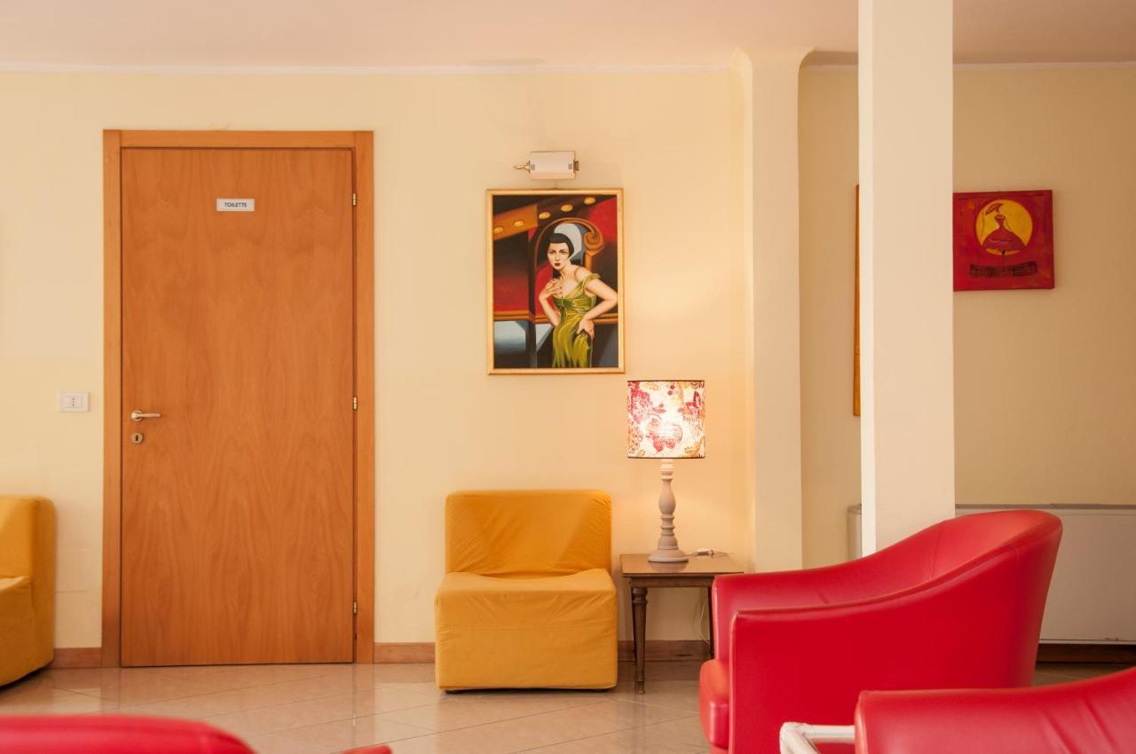 Hotel Rugantino เชเซนาติโก ภายนอก รูปภาพ