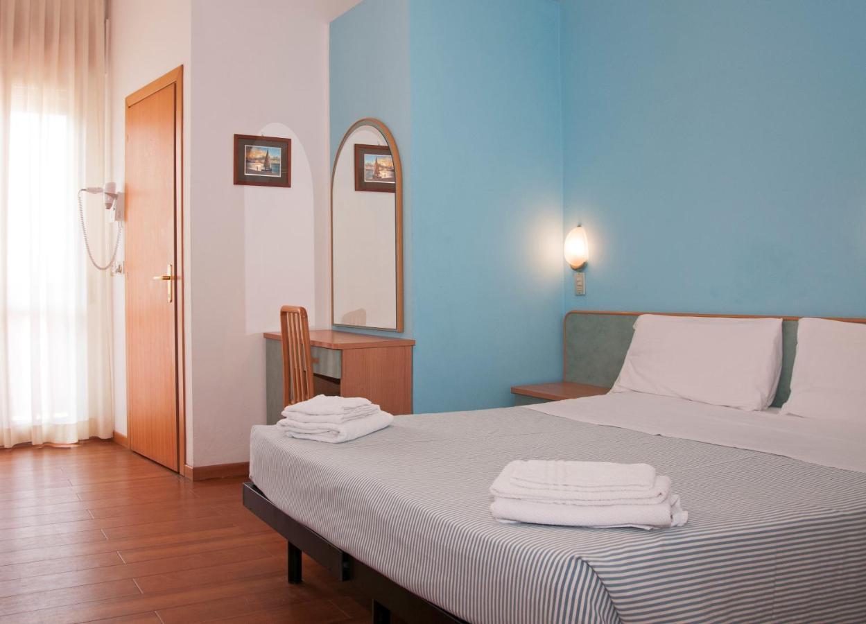 Hotel Rugantino เชเซนาติโก ภายนอก รูปภาพ