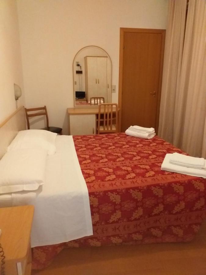 Hotel Rugantino เชเซนาติโก ภายนอก รูปภาพ