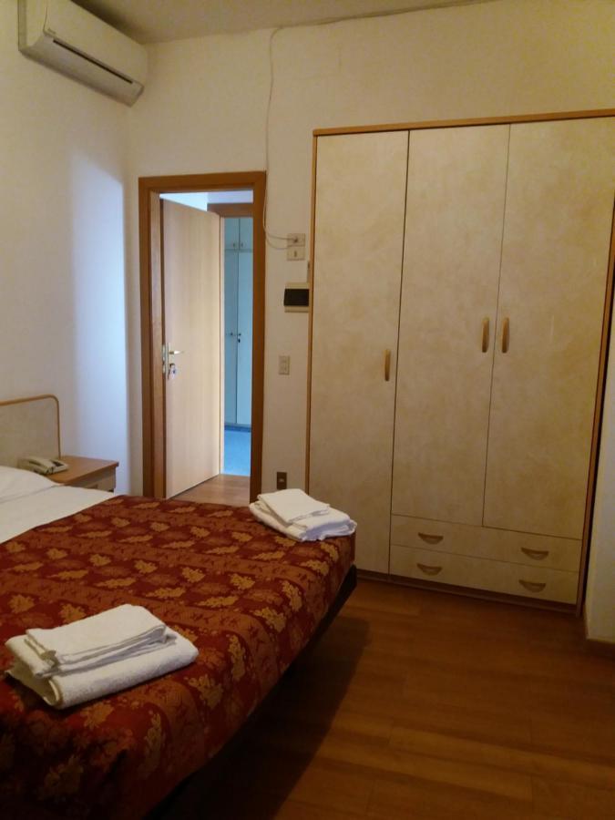 Hotel Rugantino เชเซนาติโก ภายนอก รูปภาพ